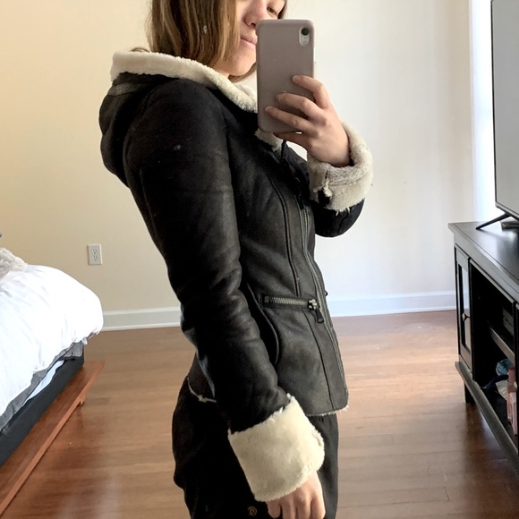 Beautiful black jacket with fur - Picture 4 of 7